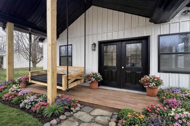 Photo - 7127 Grand River Ave