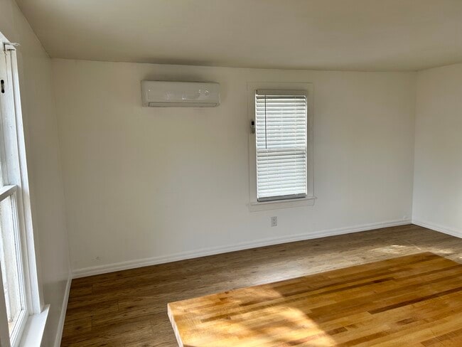 Photo - 2443 4th Ave N Unit Upper