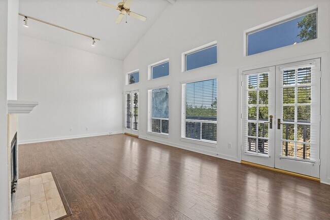 Photo - 5002 Smokey Valley Unidad B