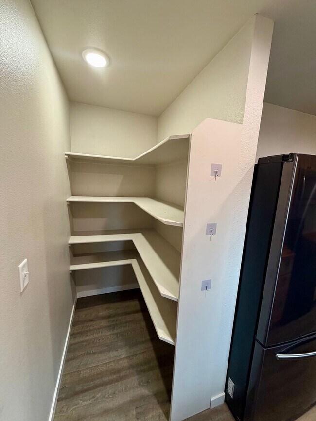 Photo - 2 Bedroom Apartment in Jewel Lake!