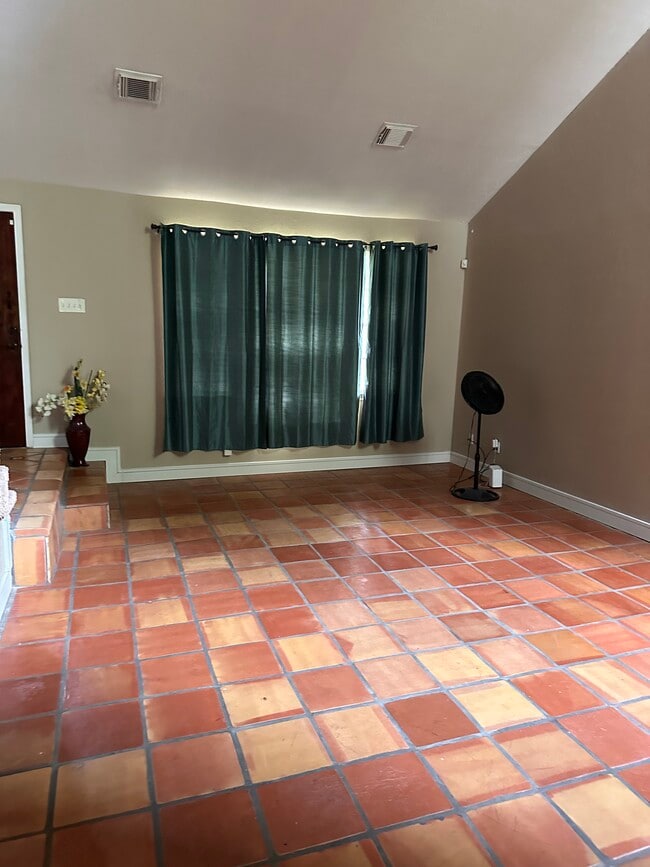Photo - 3315 S Greenpark Dr