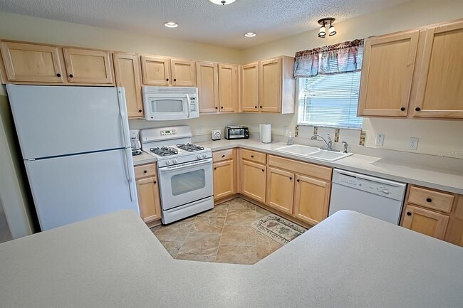 Photo - 769 Ansel Ave