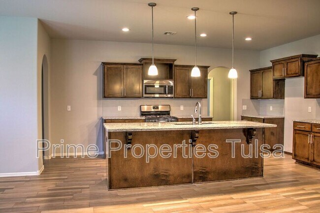 Photo - 3208 W Fredericksburg St