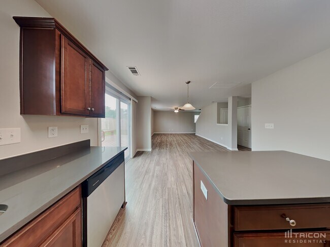 Photo - 3832 Hope Marian St