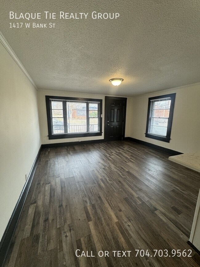 Photo - 1417 W Bank St