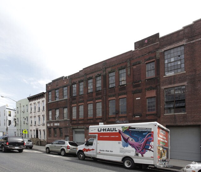 Primary Photo - The Umbrella Factory Apartments