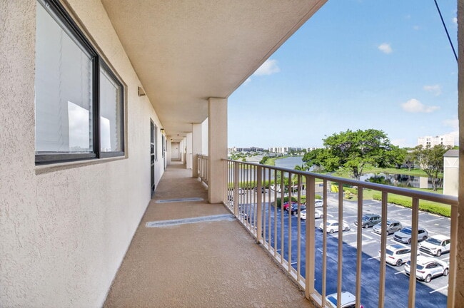 Photo - 7076 Huntington Ln Unit 507