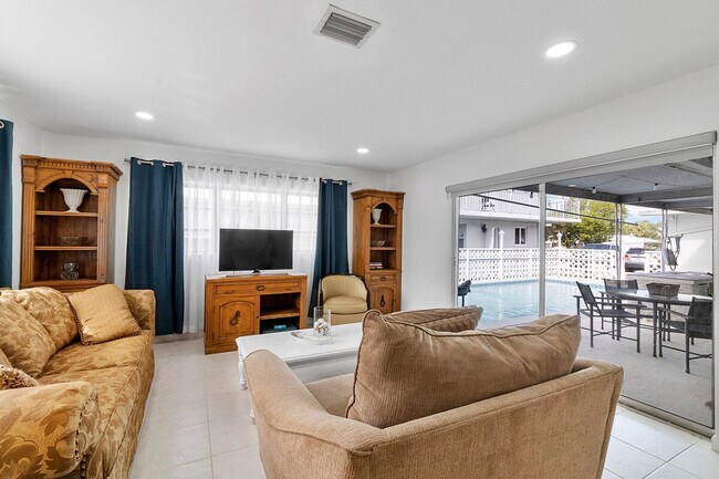 Photo - 2250 SE 5th St Unit SI ID1581778P
