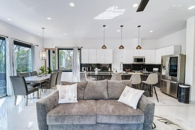 Photo - 1409 E M. Franklin Ave Unidad B