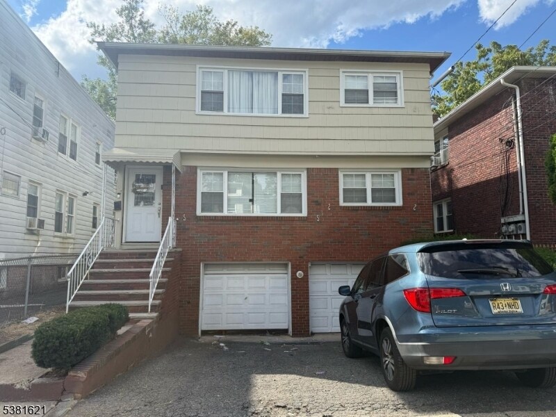 Photo - 105 Norwood St House