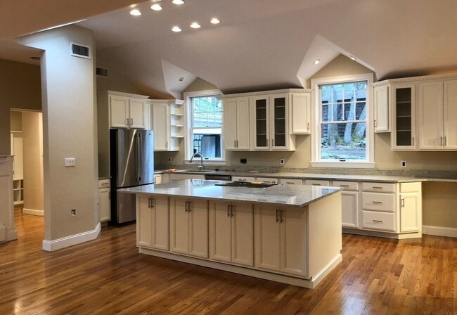 27 Gammons Rd