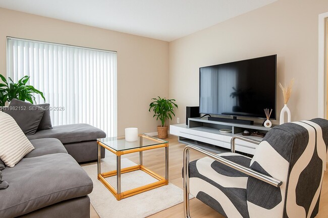 Building Photo - 400 Kings Point Dr Unit 408