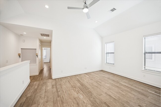 Photo - 4405 Schuler St