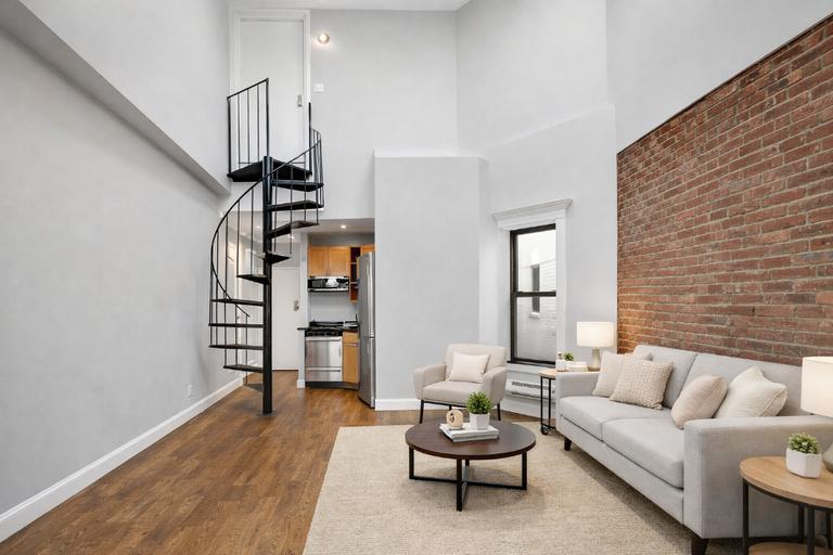 Photo - 209 E 25th St Unidad 2D