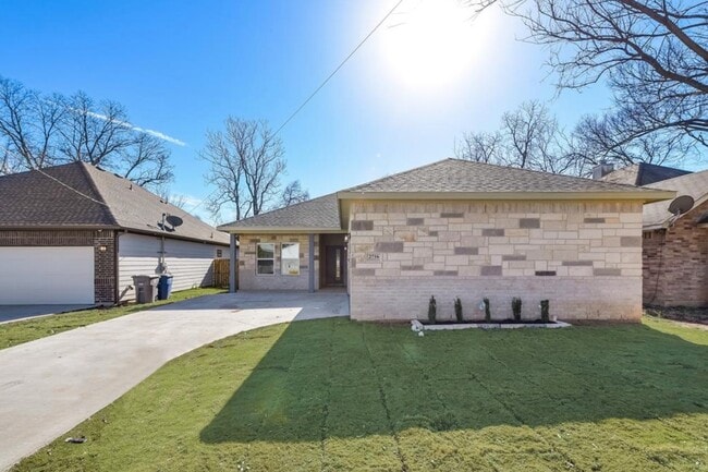 Photo - 2716 Brigham Ln