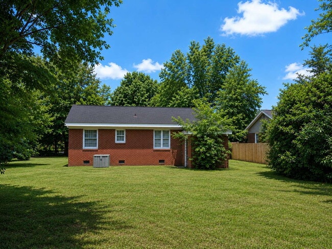 Photo - 1502 Woodmere Dr