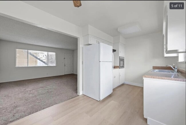 Photo - 861 Burbank Dr