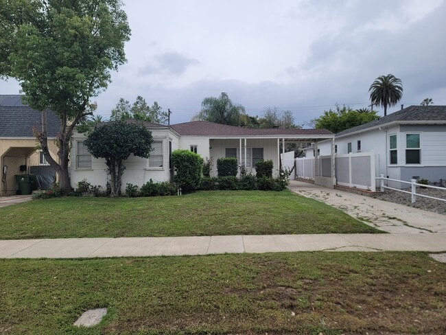 Building Photo - 2321 Veteran Ave