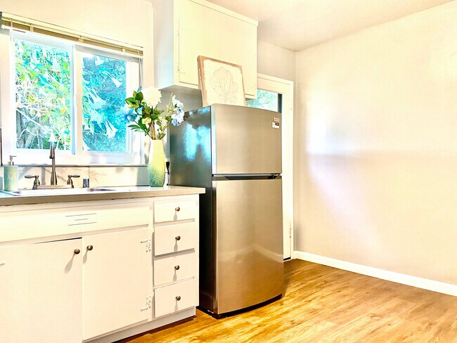 Photo - 1114 Stannage Ave Unit 1114