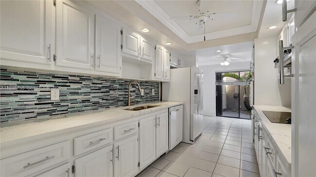 Photo - 205 Dunwoody Ln