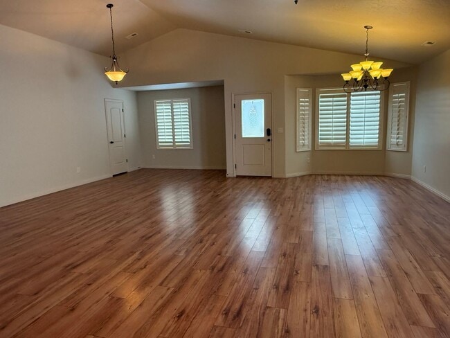 Building Photo - Beautiful patio home with 2 car garage, central air, fenced yard and covered patio