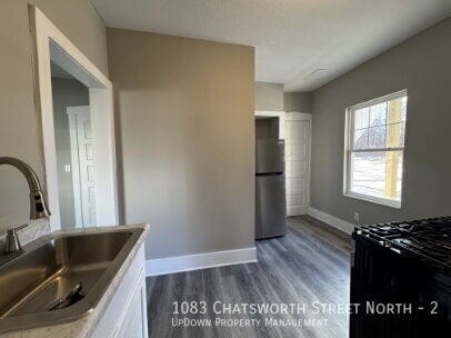 Photo - 1083 Chatsworth St N Unit 2