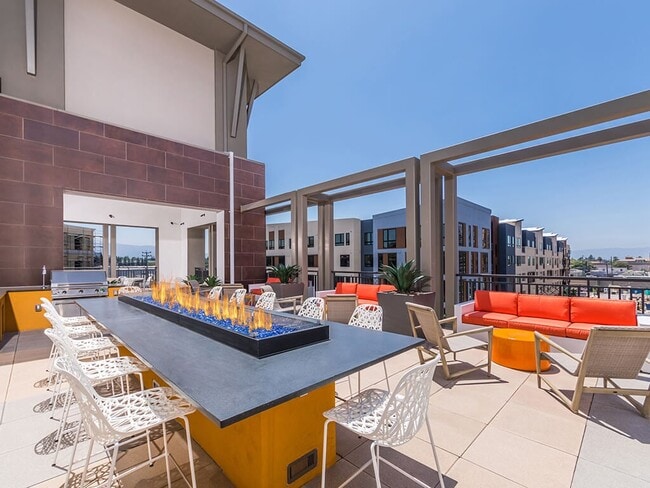 808 West Apartments