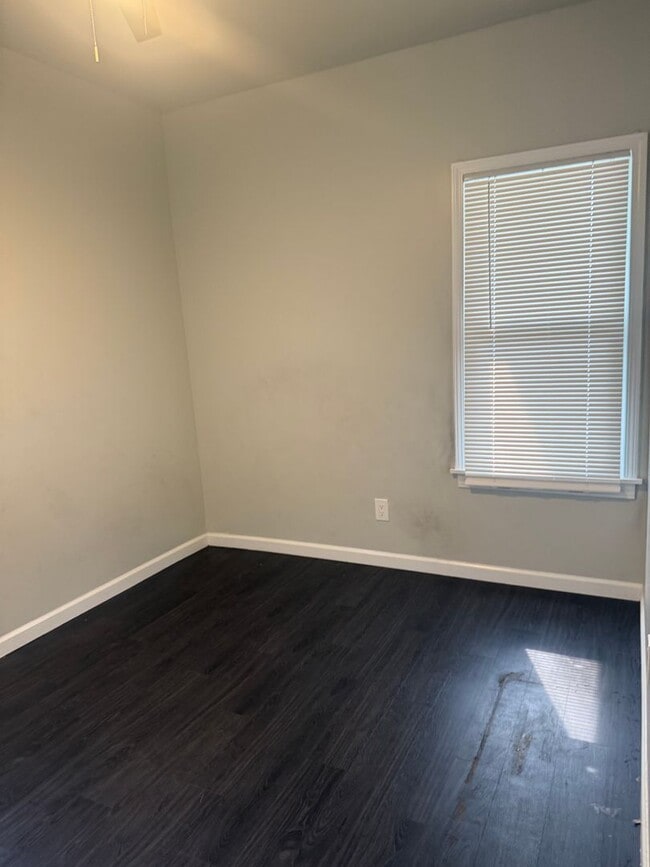 647 Eddy Rd Unit 3
