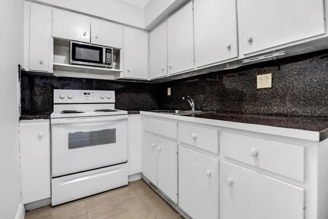 Photo - 4705 NW 7th St Unit 307-7