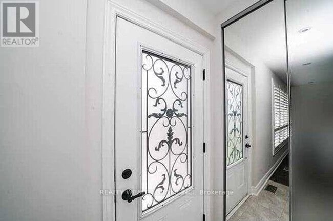 Photo - 271 Mcconvey Dr