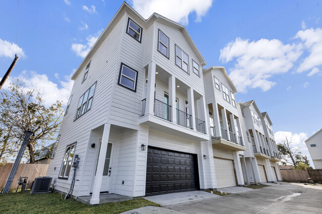 Building Photo - Garcia Homes on E 23rd Unit 1228