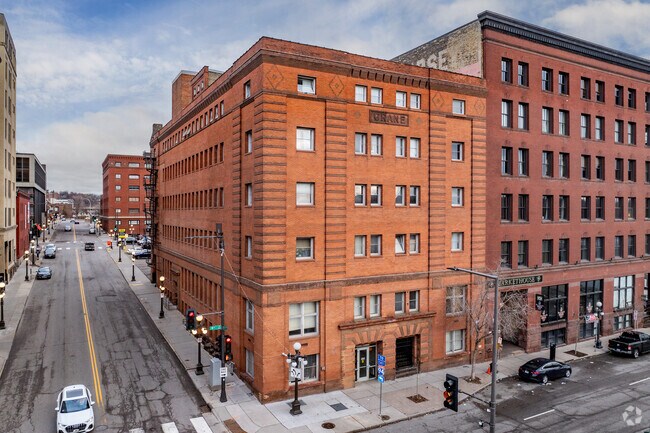 Crane Ordway Apartments - Crane Ordway Apartments