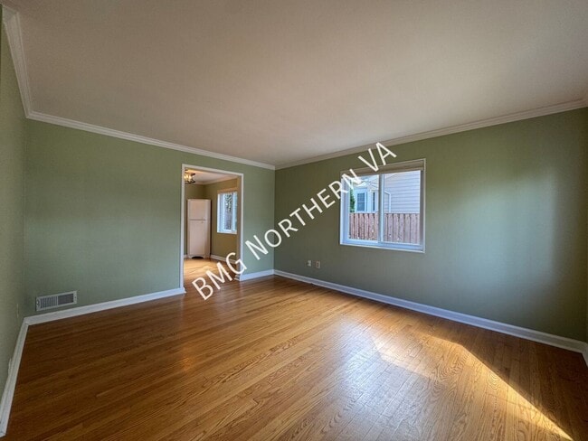 18 1/2 W Wyatt Ave-