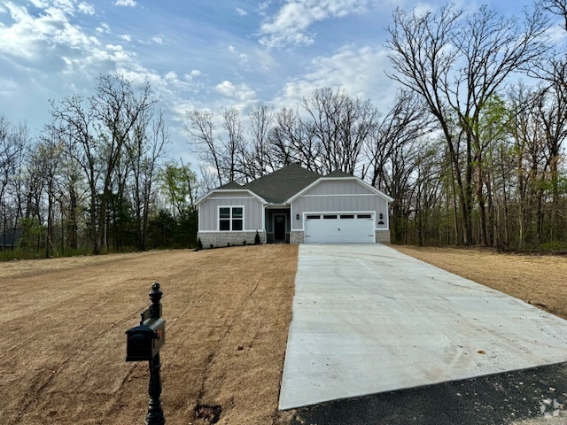 Building Photo - 5 Stoneleigh Ln Rental