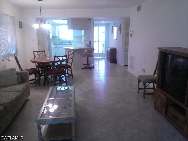4963 Pepper Cir Unit D106