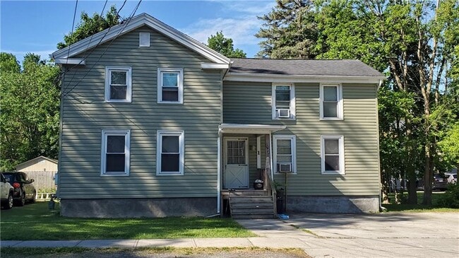 Building Photo - 2748 Green St Unit 2