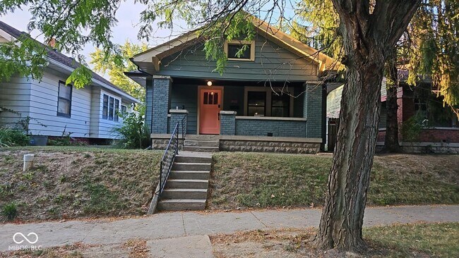 Photo - 2532 E 17th St