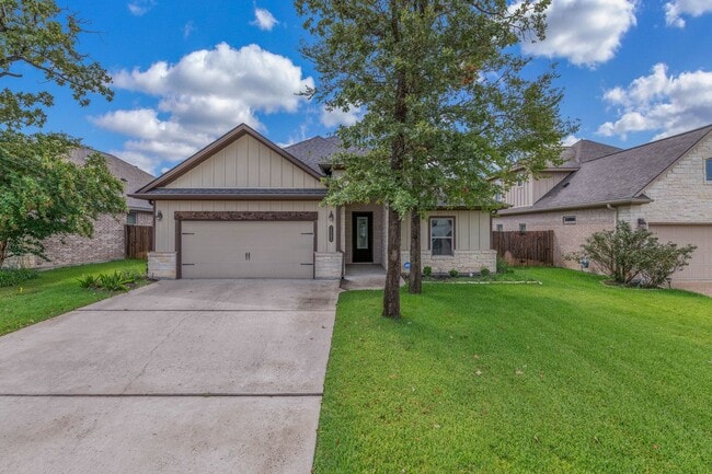 Building Photo - 3/2 in Castlegate 2 available August 2026