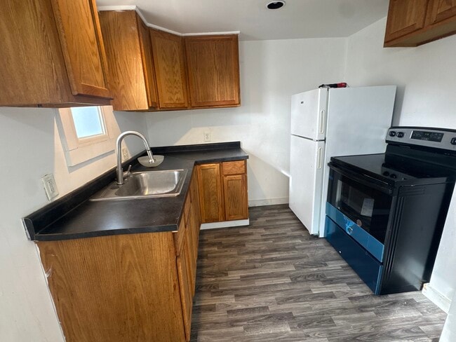 Photo - 635 S Union St