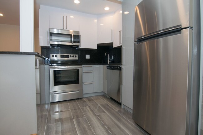 Photo - Nicely renovated 3 bed unit in Brookline