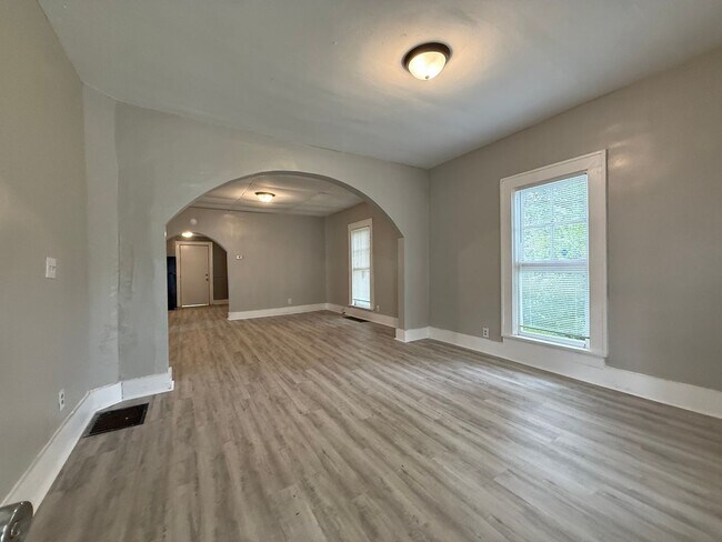 Photo - For Rent: 1203 S Shipley! Spacious 2 Bedroom Home! - New Appliances, Washer & Dryer Hookups inclu...