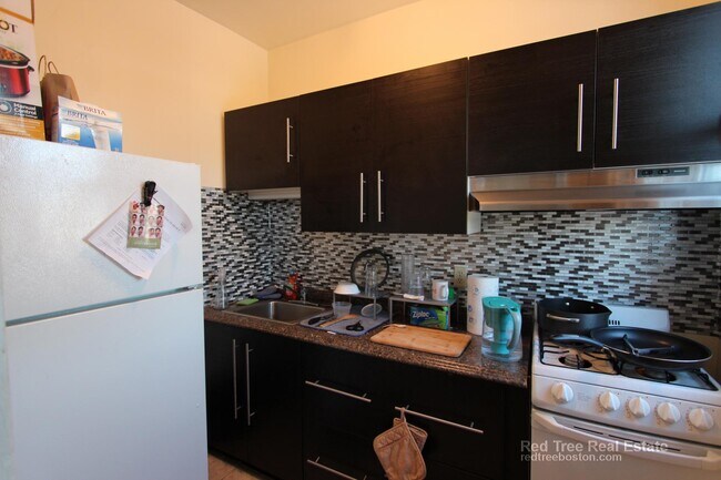 Photo - 1301 Commonwealth Ave