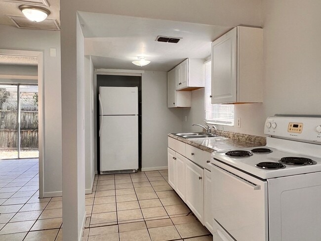 Photo - 329 7th St SW Unidad C