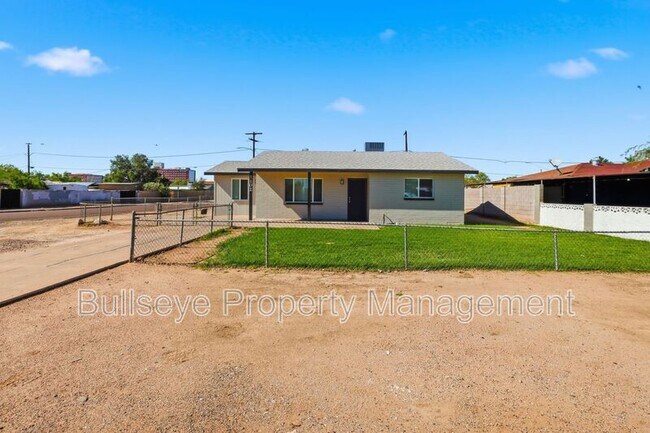 Photo - 1102 N 28th Pl