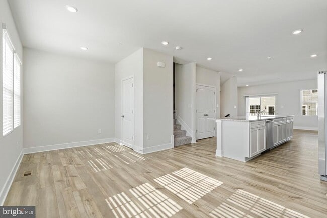 Photo - 7550 Johnnycake Rd