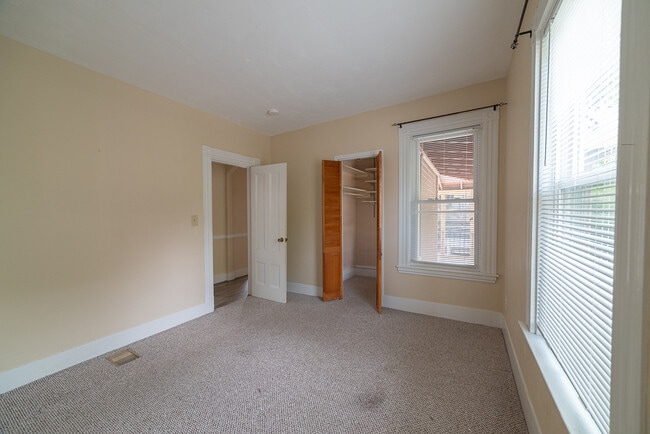 Bedroom 1 - 21 Granville Ave Unit Apt 2
