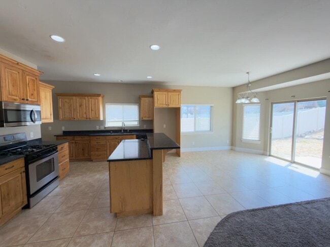 Photo - 783 Meadow Side Dr