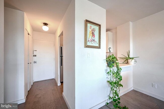 Photo - 1330 New Hampshire Ave NW Unit 822