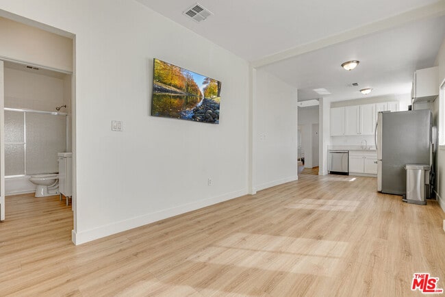 Photo - 6212 Santa Monica Blvd Unit B