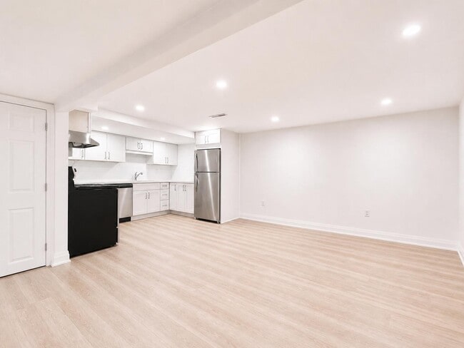 Photo - 20 Blackthorne Ave